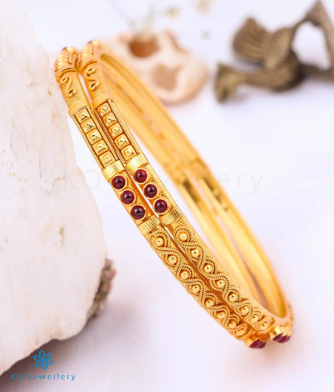 Gold Cuff Bracelet-Chic Ear Cuffs Earrings-The Ruhi Silver Kempu Bangle (Red Size/2.2/2.4/2.6/2.8)