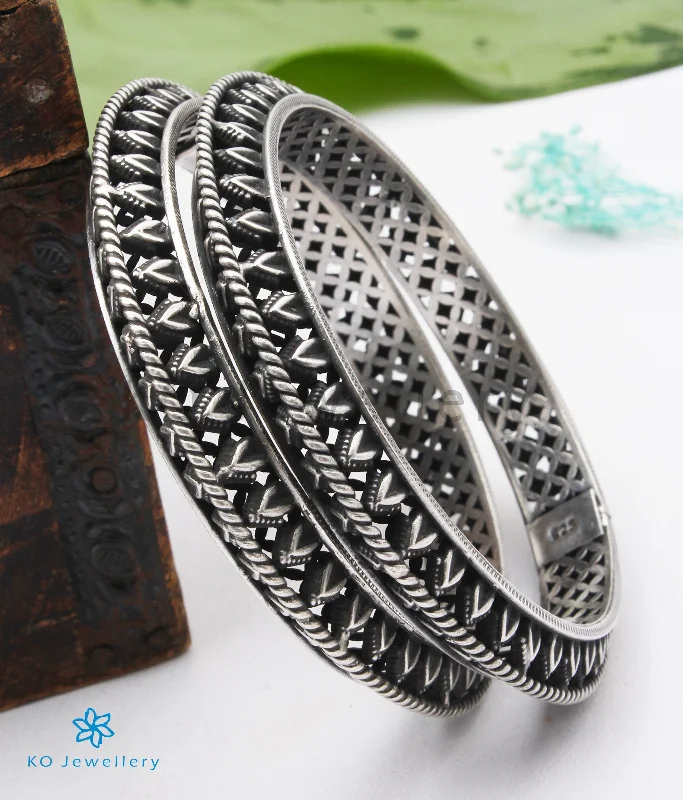 Vintage Silver Bangle-Women’s Fashion Earrings-The Anusha Silver Bangle (Oxidised/Size 2.2/2.4/2.6/2.8 )